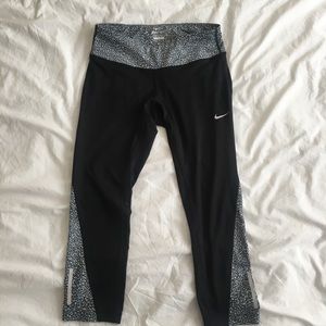 Nike Cropped Leggings